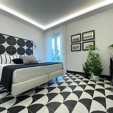 Nerobianco Oda ve Kahvaltı 4*